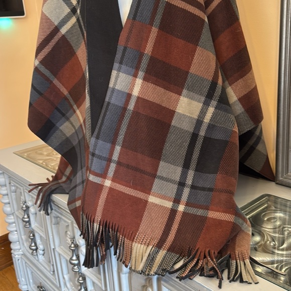 Plaid Women's Scarf in Black and Brown - Picture 5 of 8